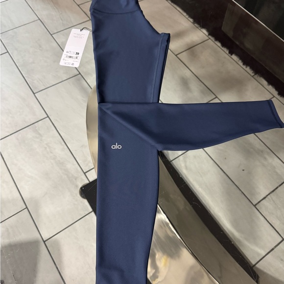 Alo yoga. Airlift Hr - Picture 5 of 16